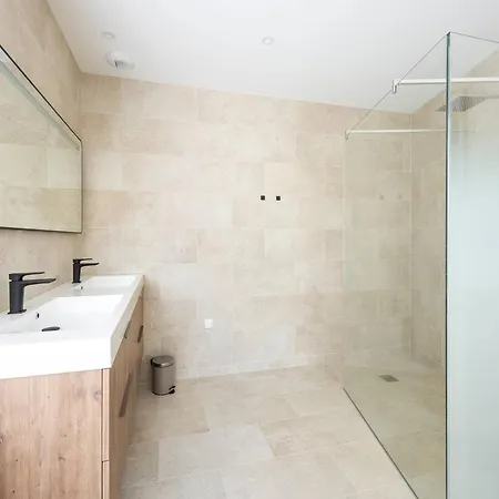 Maison 6 Personnes A Armenteule Avec Wifi Et Animaux Bienvenus - Fr-1-695-99 度假居