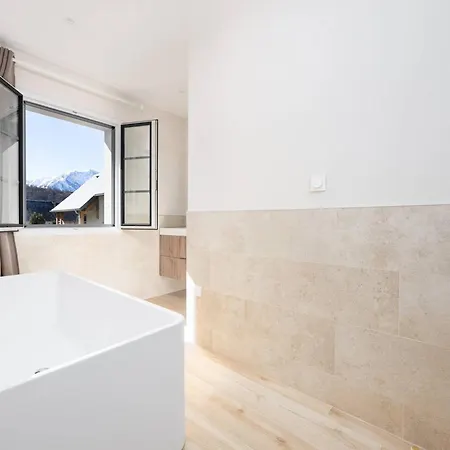 Maison 6 Personnes A Armenteule Avec Wifi Et Animaux Bienvenus - Fr-1-695-99 Holiday home *
