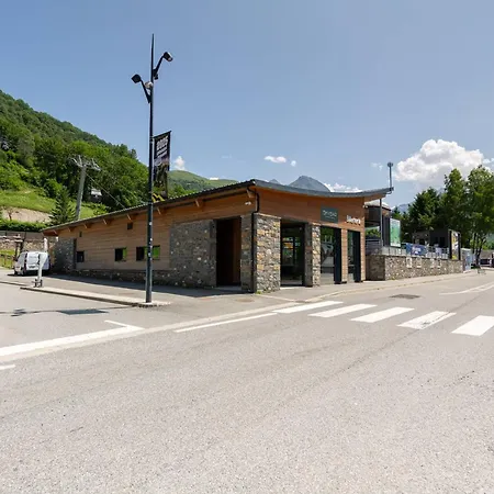 Maison 6 Personnes A Armenteule Avec Wifi Et Animaux Bienvenus - Fr-1-695-99 Holiday home *